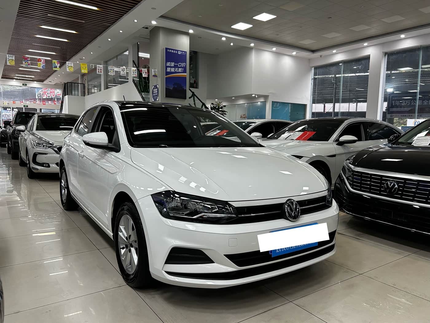 Volkswagen Polo 1.5 л 2021 г. Белый, пробег 25800 км