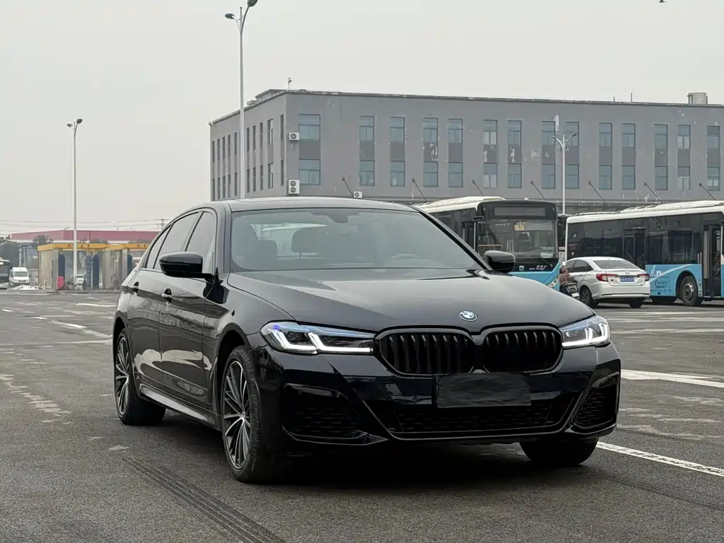 BMW 5 Series — миниатюра 6