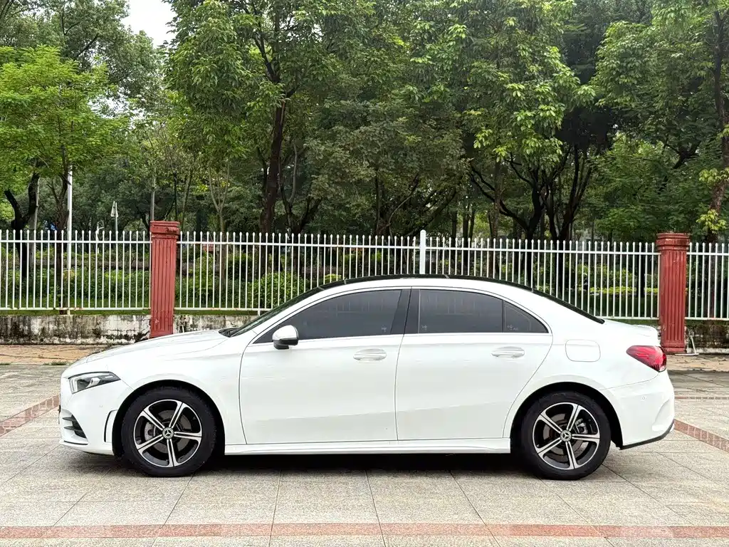 Mercedes-Benz A-Class — миниатюра 7
