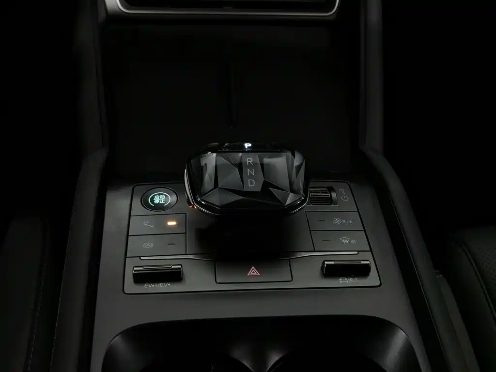 BYD Qin L — миниатюра 13