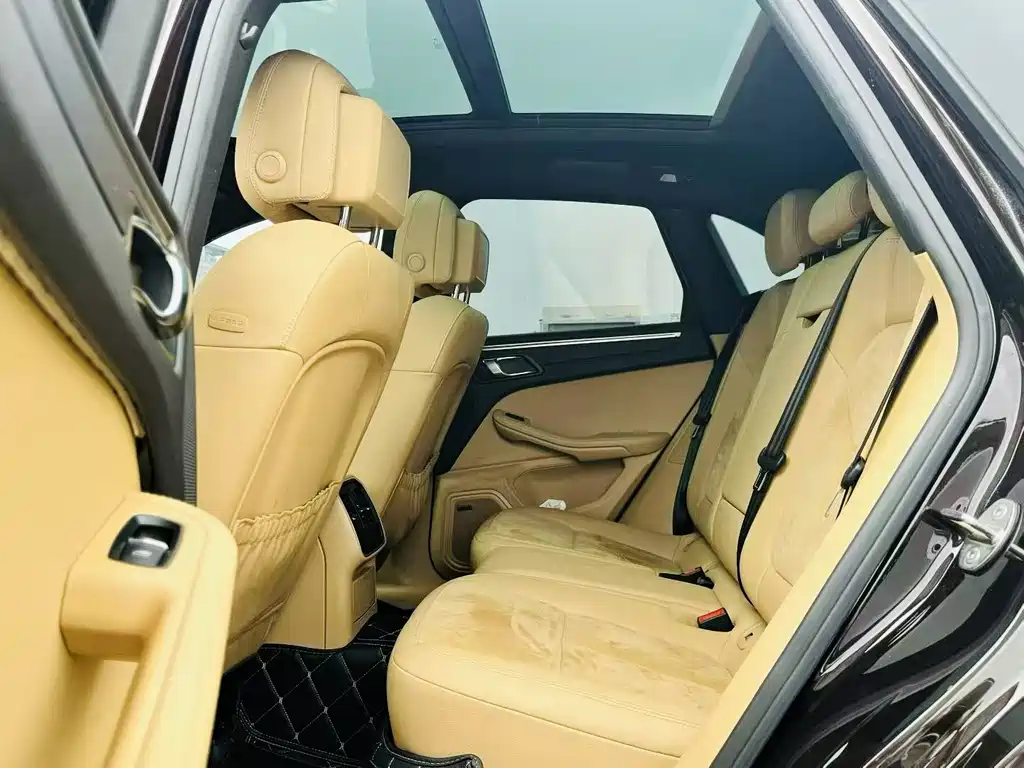 Porsche Macan — миниатюра 6