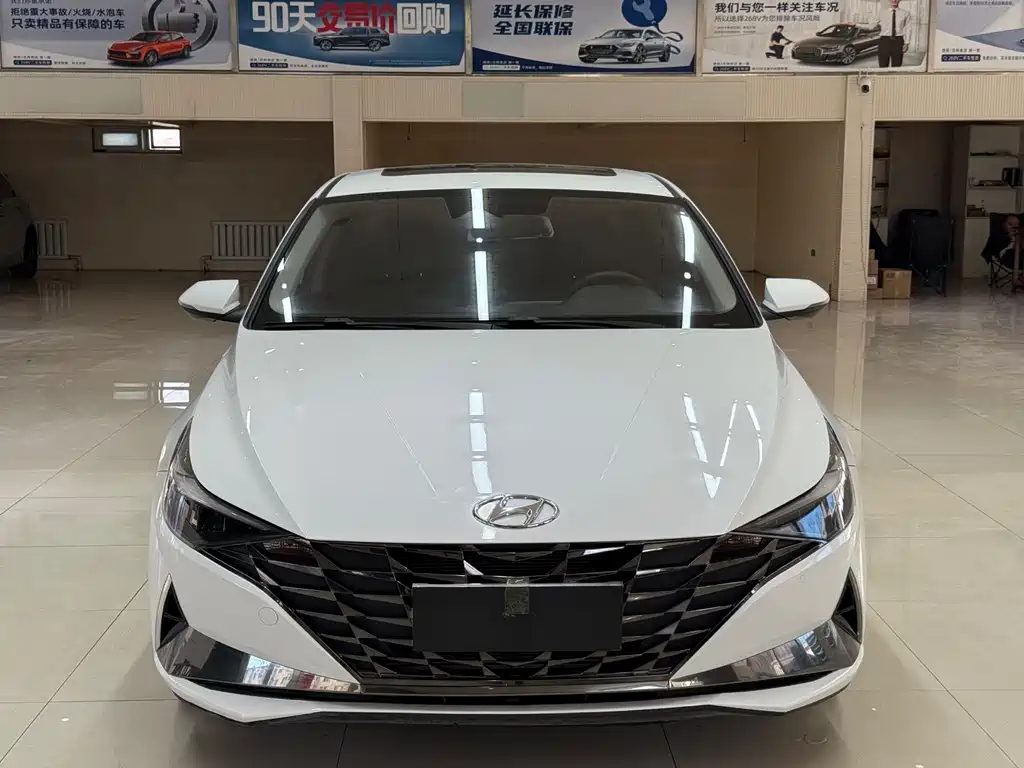 HYUNDAI ELANTRA