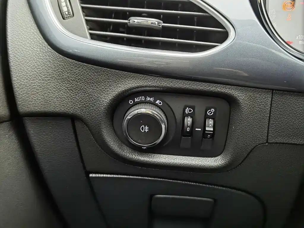 Buick Verano — миниатюра 21