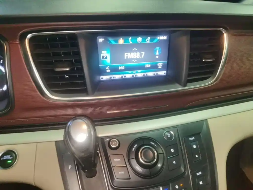 Buick GL8 — миниатюра 13