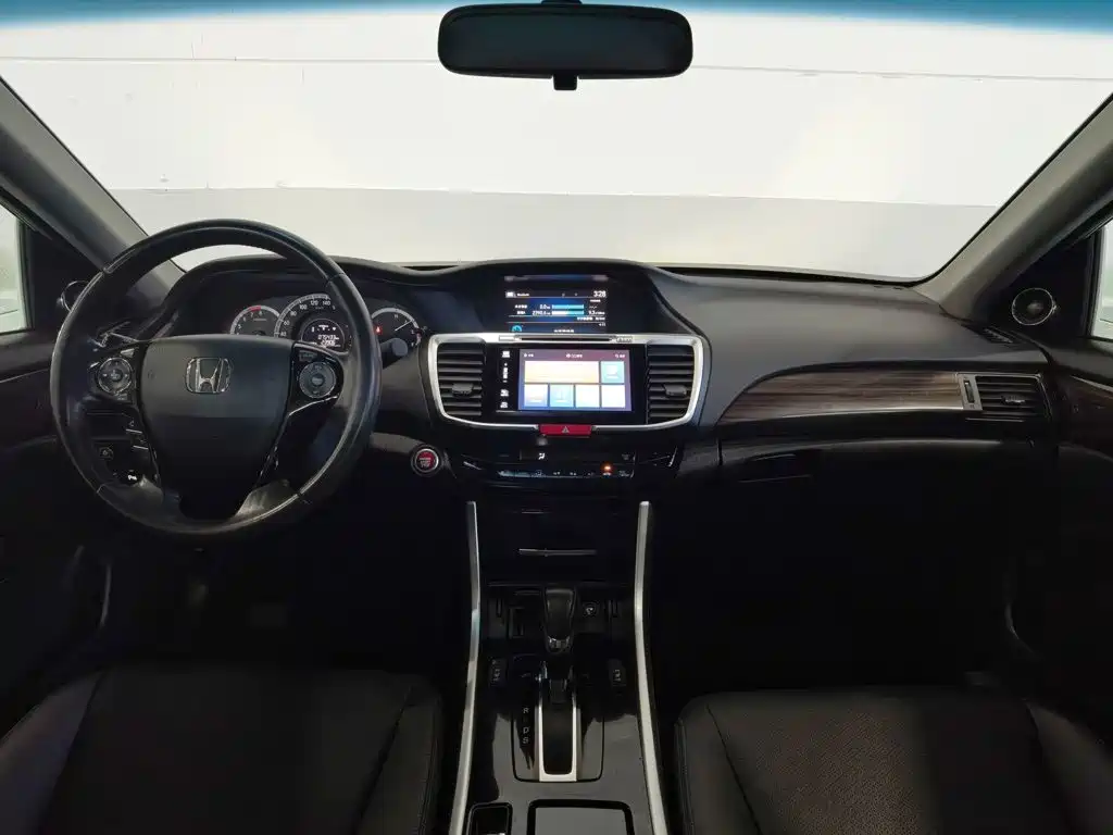 Honda Accord — миниатюра 5