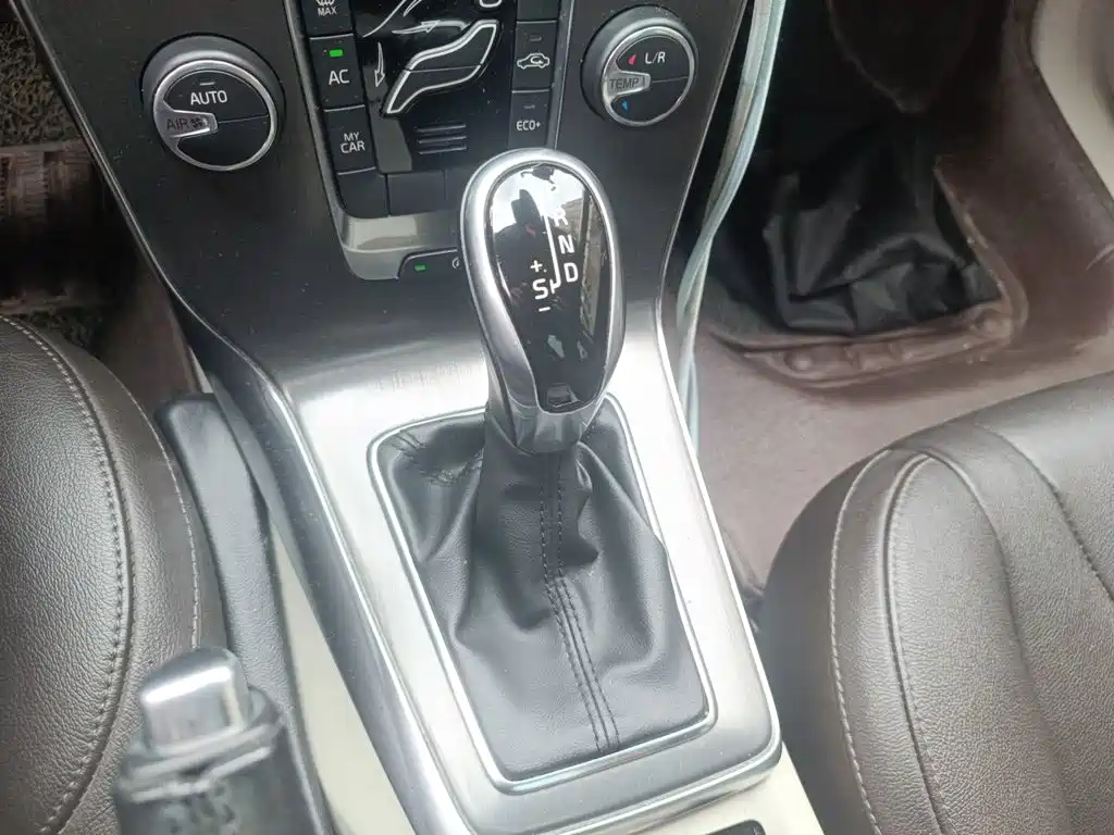 Volvo V40 — миниатюра 7