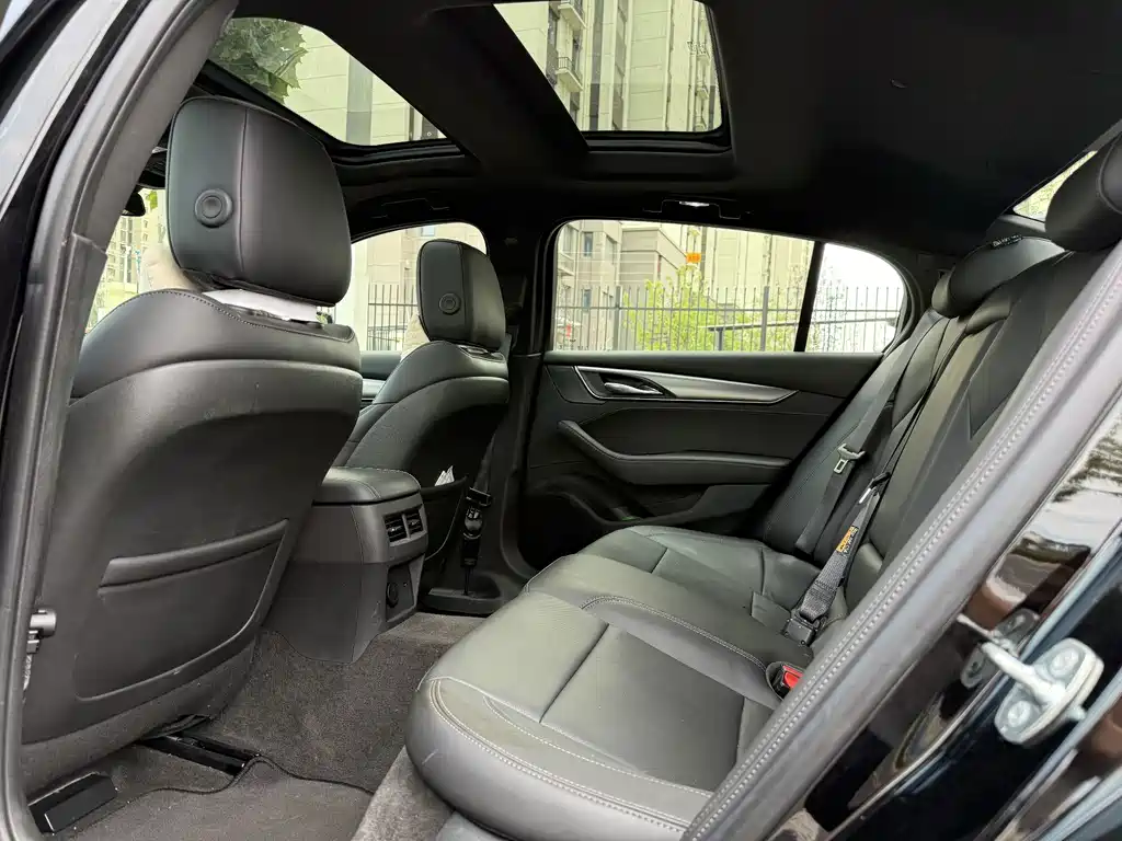 Cadillac CT5 — миниатюра 9