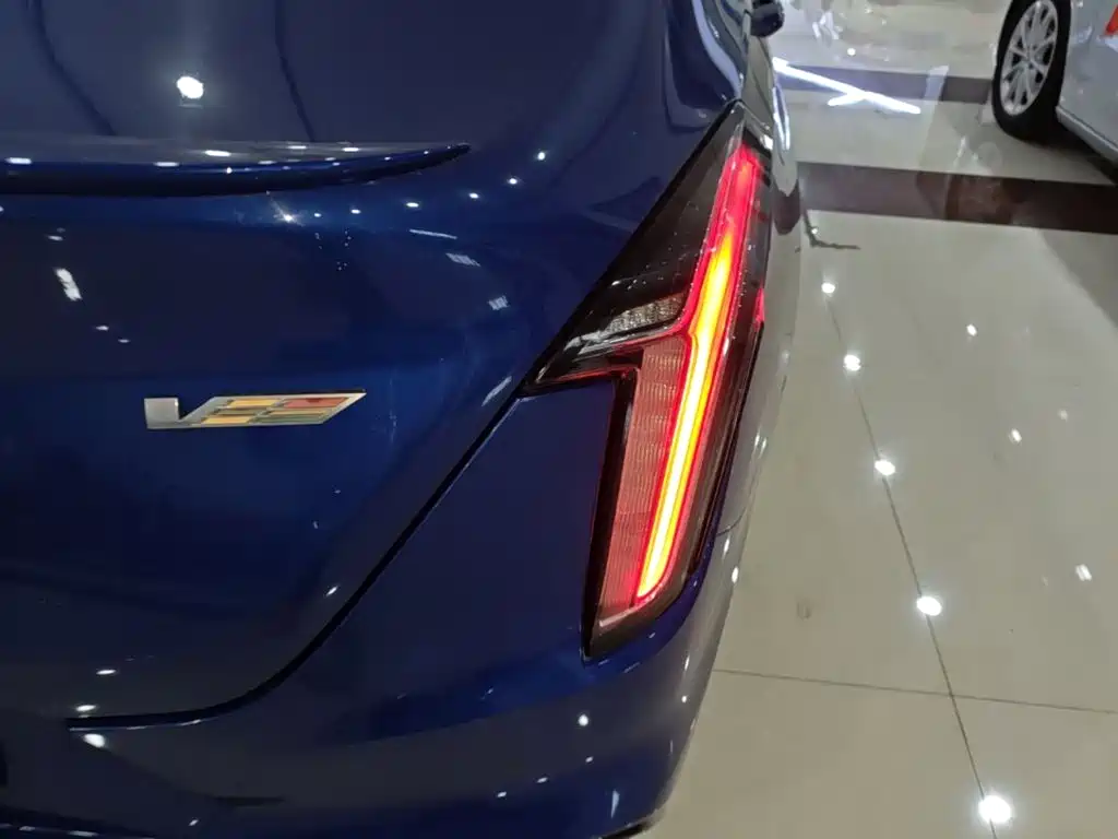 Cadillac CT4 — миниатюра 8