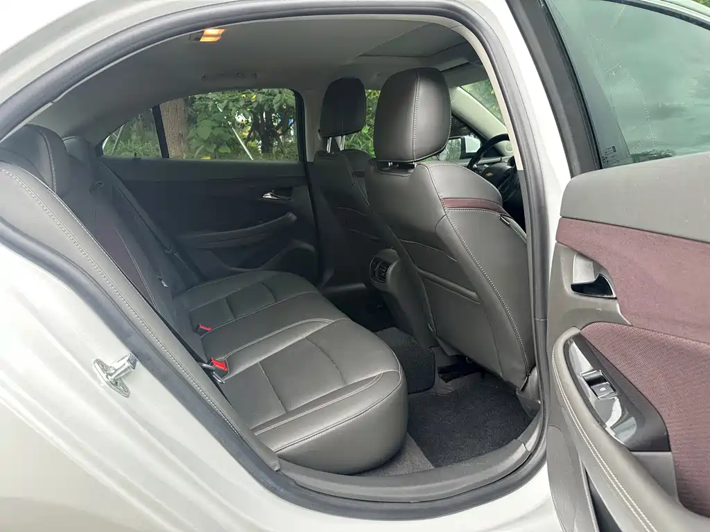 Chevrolet Malibu — миниатюра 13