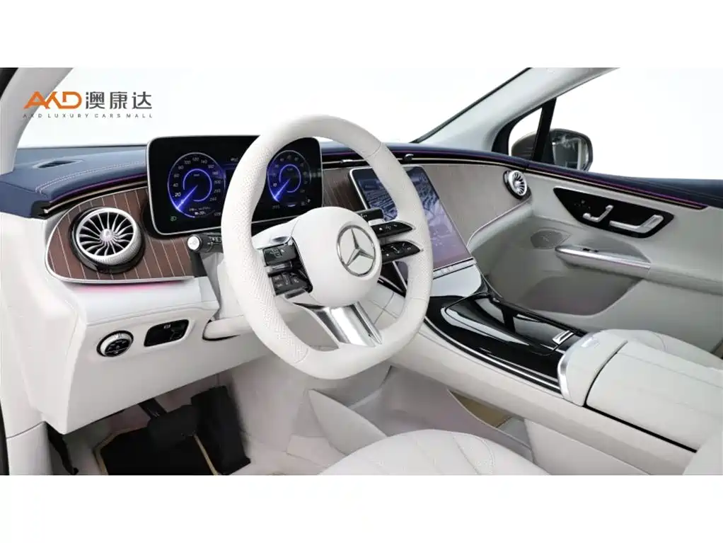 Mercedes-Benz EQE SUV — миниатюра 6