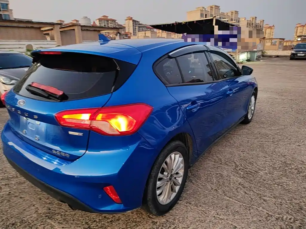 Ford Focus — миниатюра 7