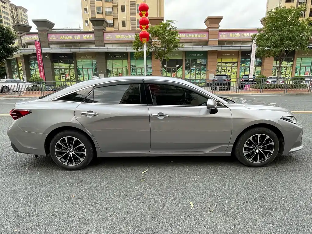 Toyota Avalon — миниатюра 8