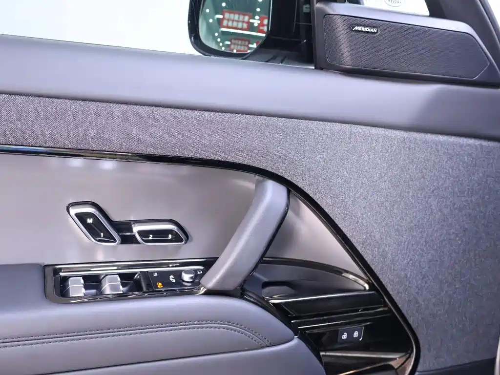 Land Rover Sport — миниатюра 17