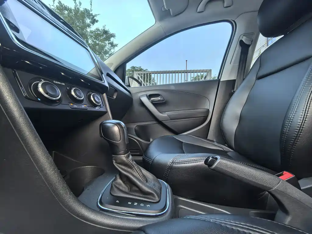 Volkswagen Polo — миниатюра 12