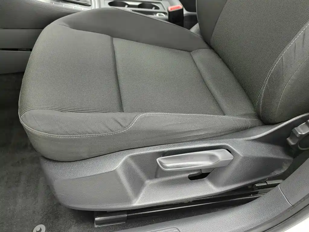 Volkswagen Golf — миниатюра 20