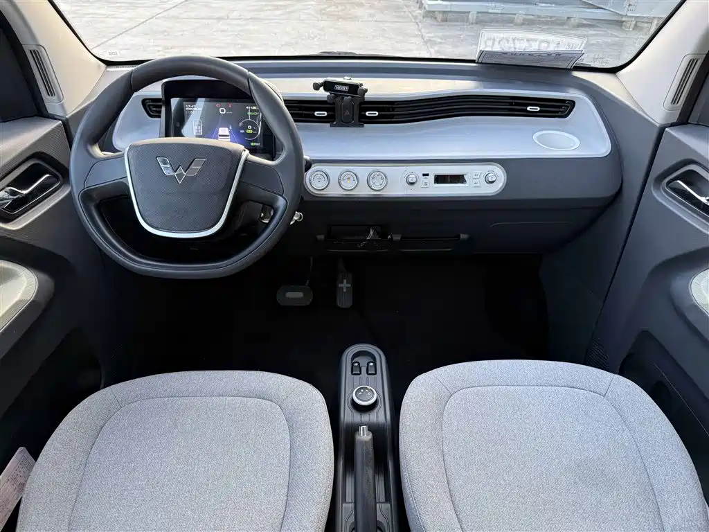 Wuling MINIEV — миниатюра 11