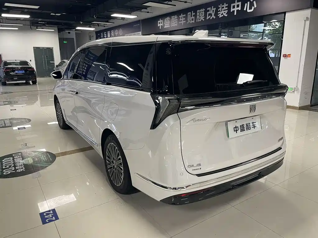 Buick GL8 Hybrid — миниатюра 10