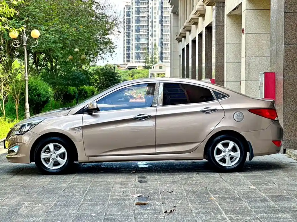 Hyundai Verna — миниатюра 4