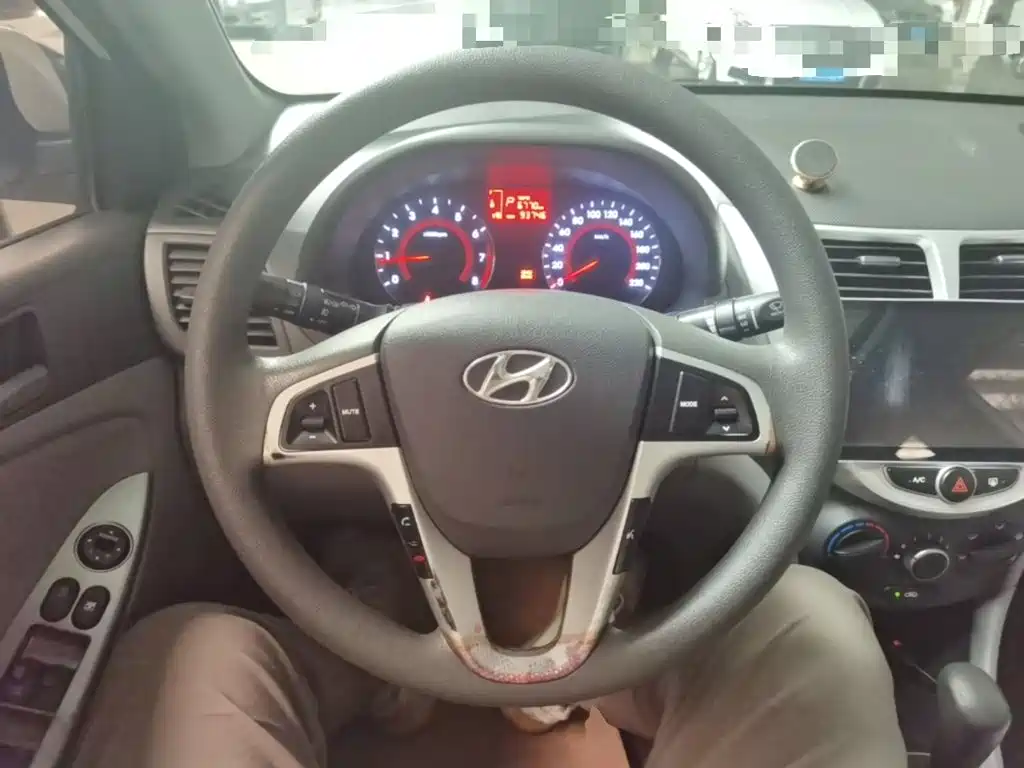 Hyundai Verna — миниатюра 11
