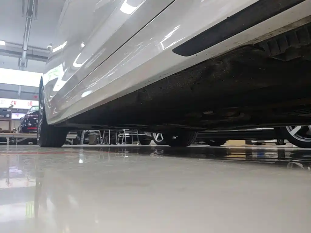 BMW 5 Series — миниатюра 21