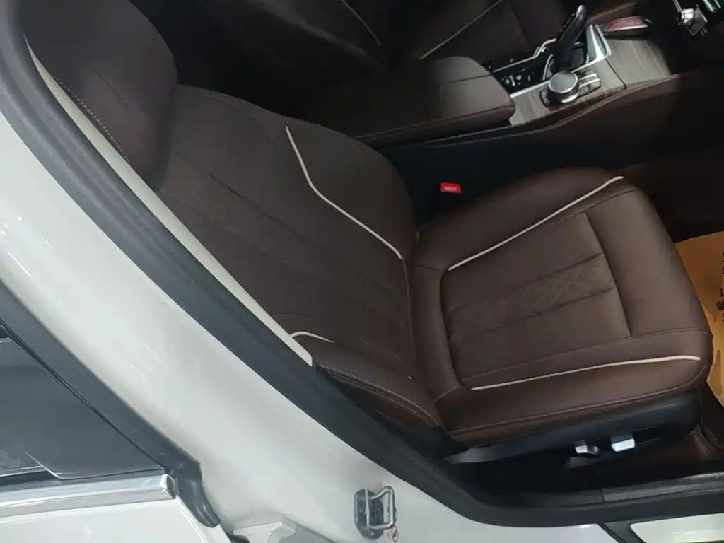 BMW 5 Series — миниатюра 25