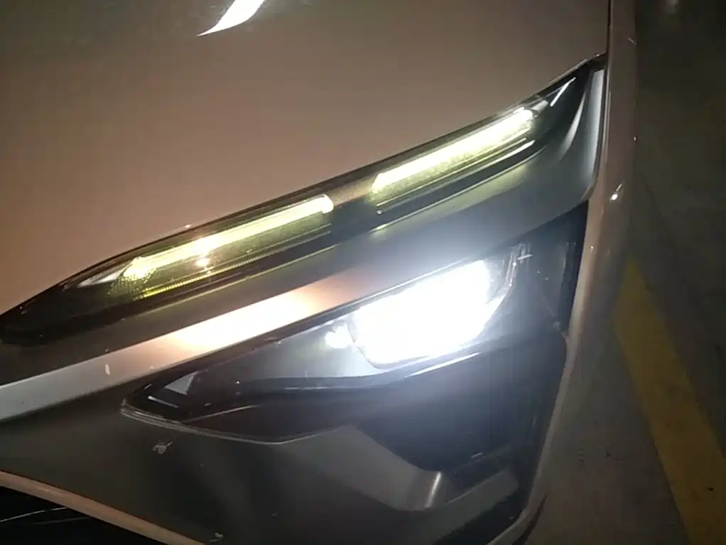 NIO ES8 — миниатюра 24