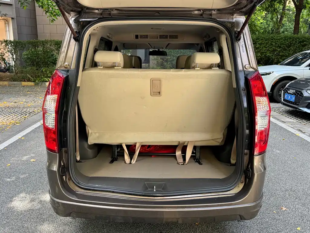 Wuling Hongguang — миниатюра 18