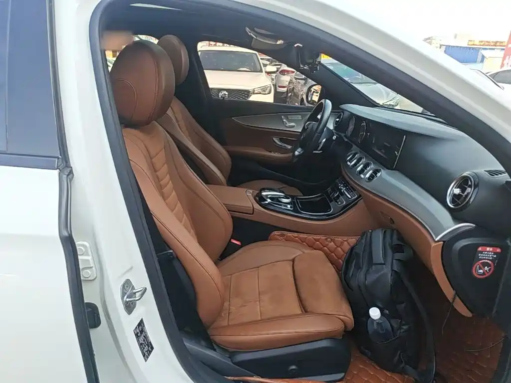 Mercedes-Benz E-Class — миниатюра 25
