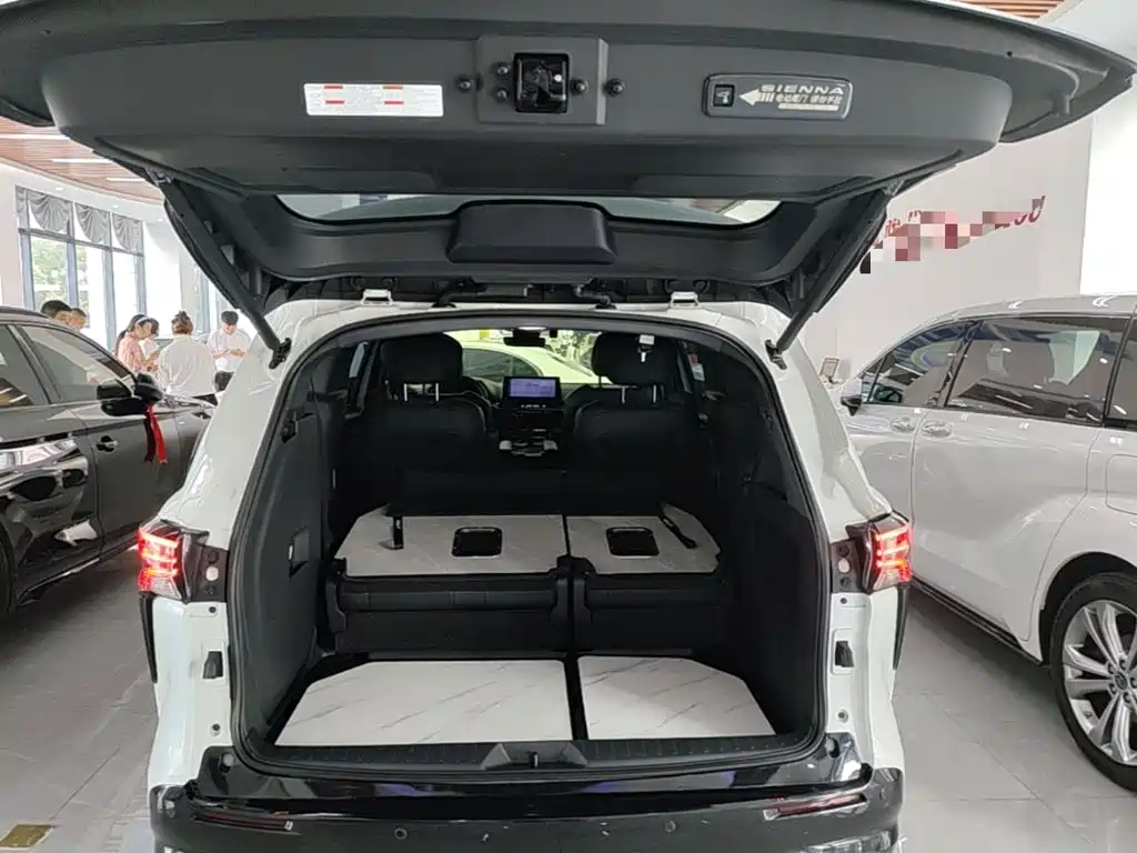 Toyota Sienna — миниатюра 19