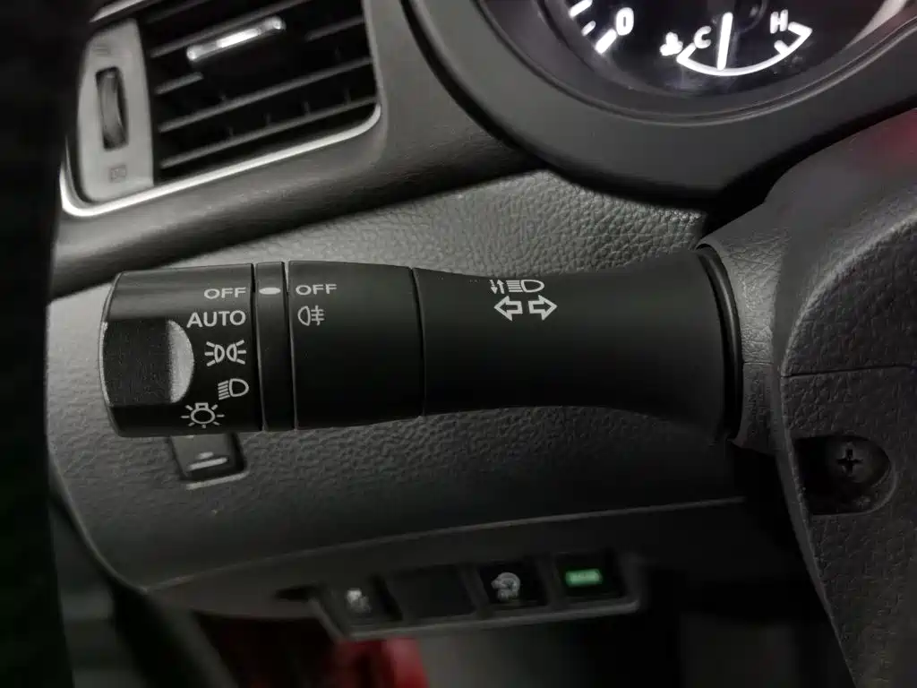 Nissan Tiida — миниатюра 21