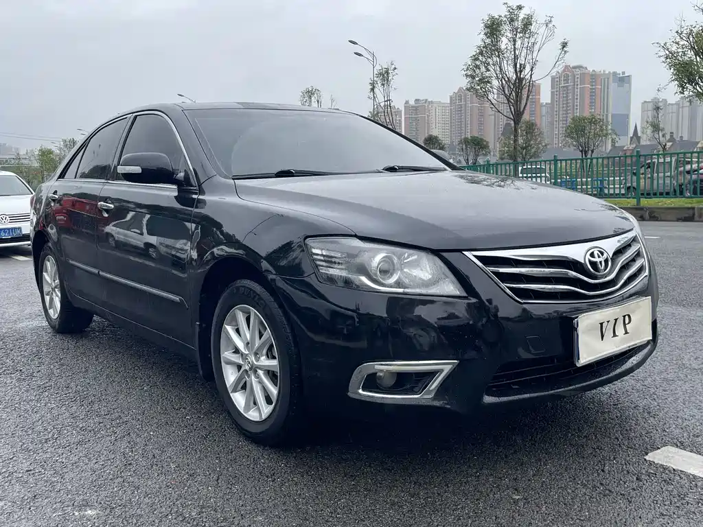 Toyota Camry — миниатюра 4