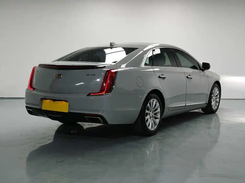 CADILLAC XTS
