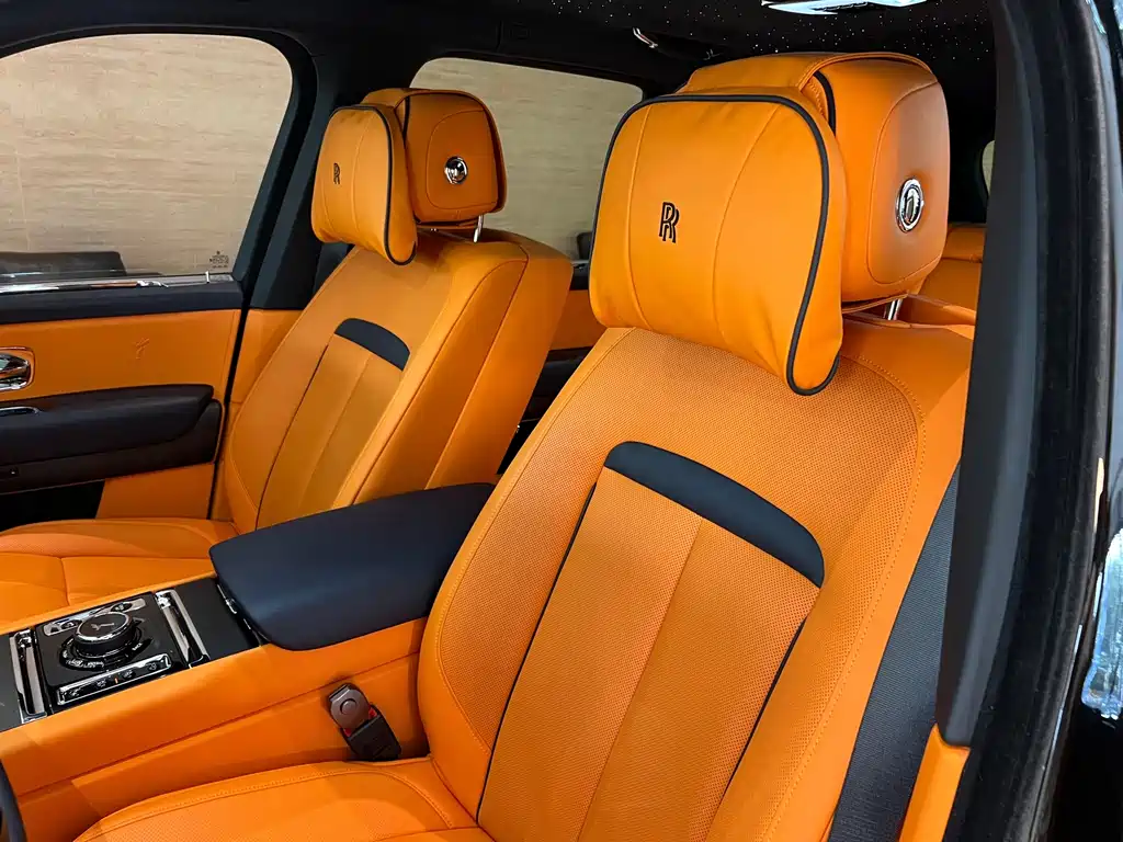 Rolls-Royce Cullinan — миниатюра 13