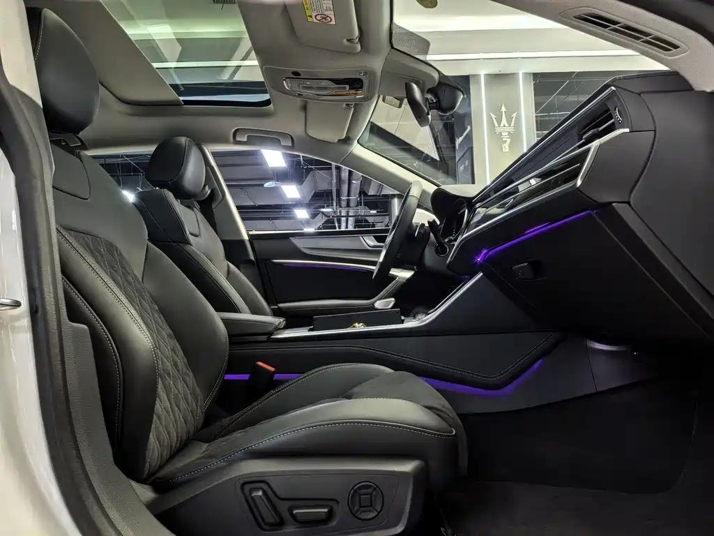 Audi A7L — миниатюра 10