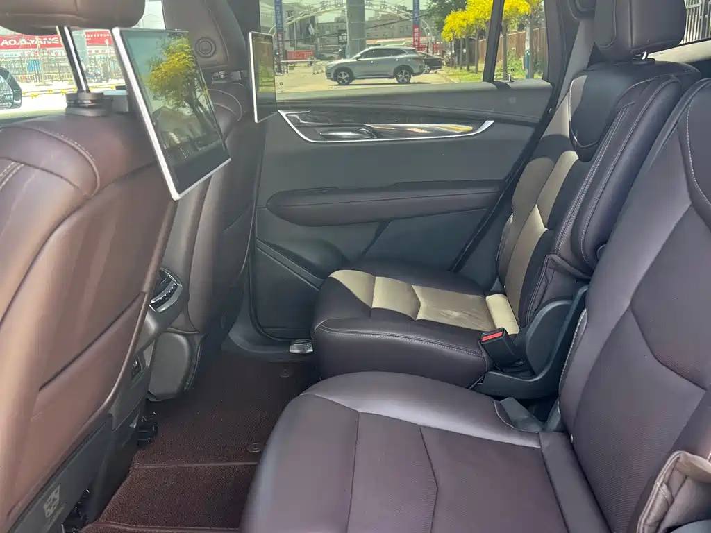 Cadillac XT6 — миниатюра 12