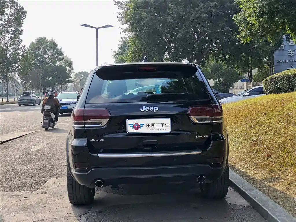 JEEP GRAND CHEROKEE