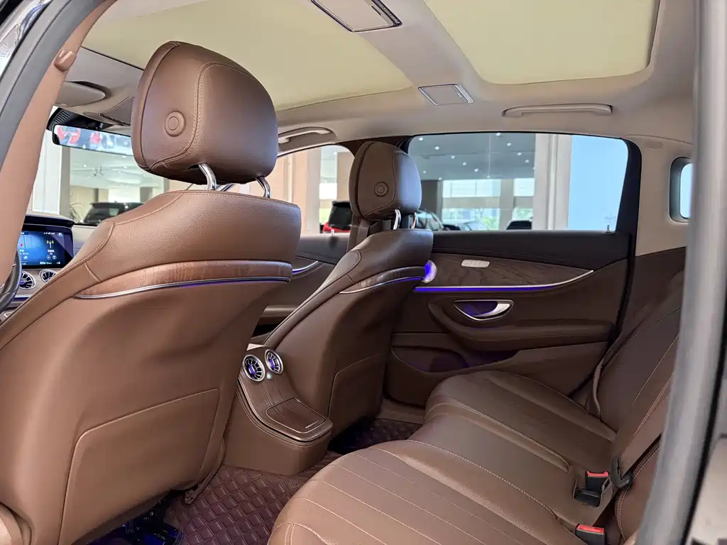 Mercedes-Benz E-Class — миниатюра 15