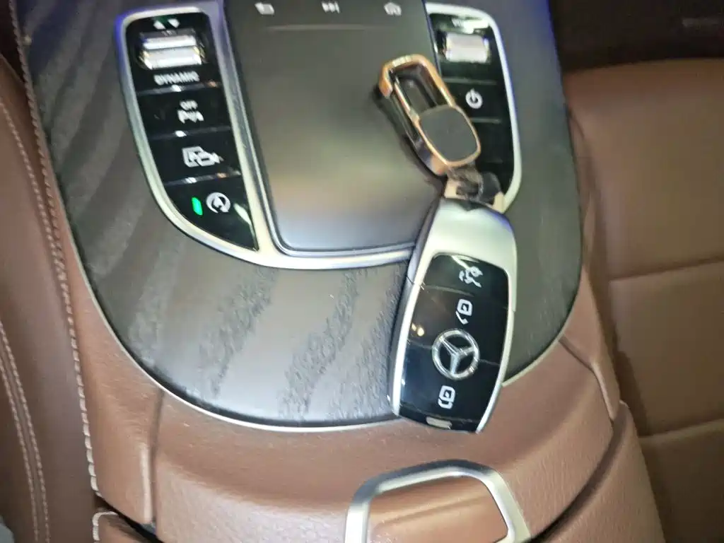 Mercedes-Benz E-Class — миниатюра 12