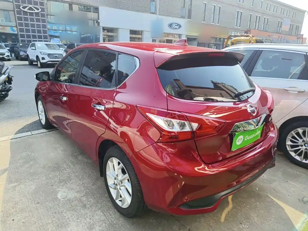 Nissan Tiida — миниатюра 5