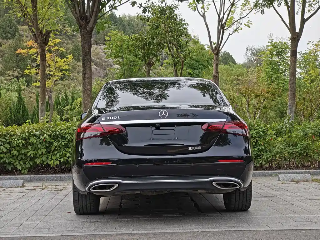 Mercedes-Benz E-Class — миниатюра 13