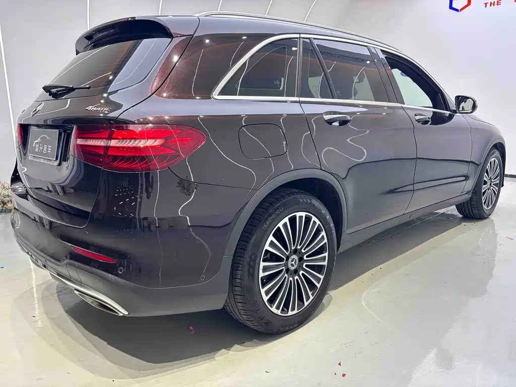 MERCEDES-BENZ GLC