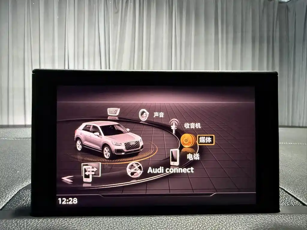 Audi Q2L — миниатюра 11