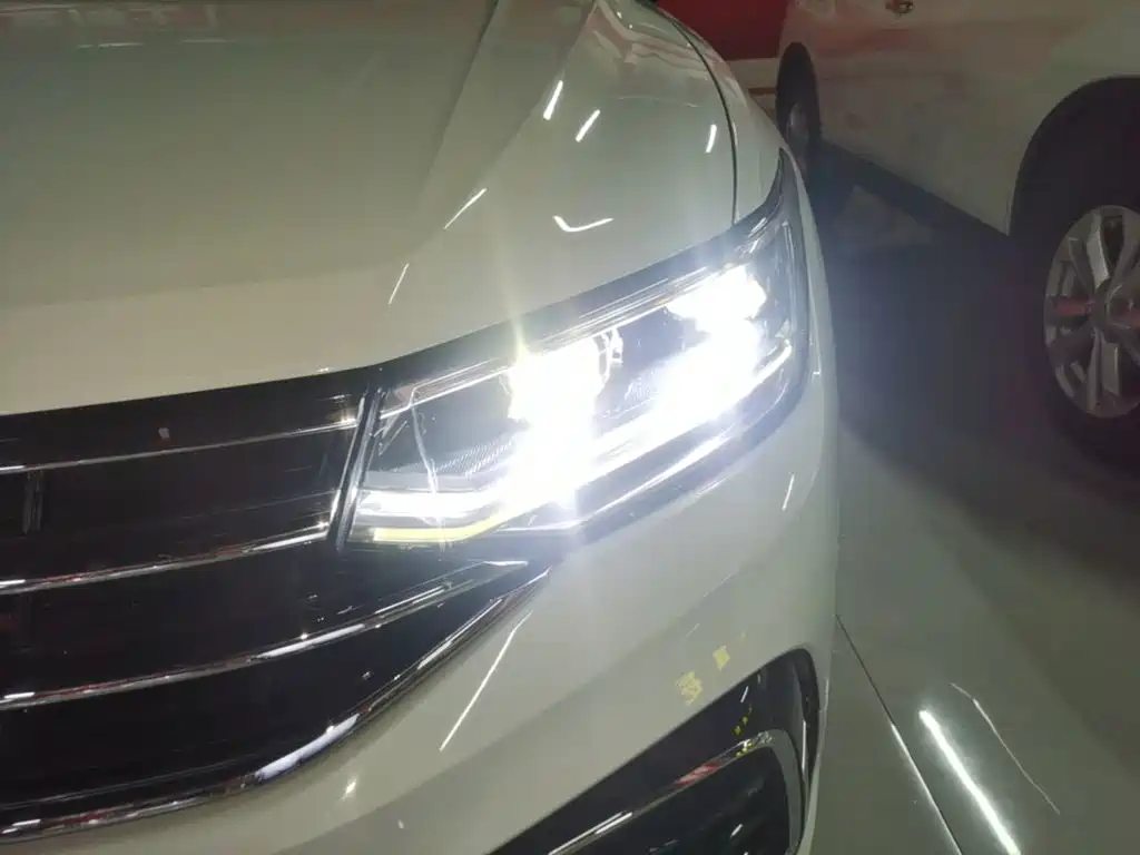 Volkswagen Tiguan L — миниатюра 24
