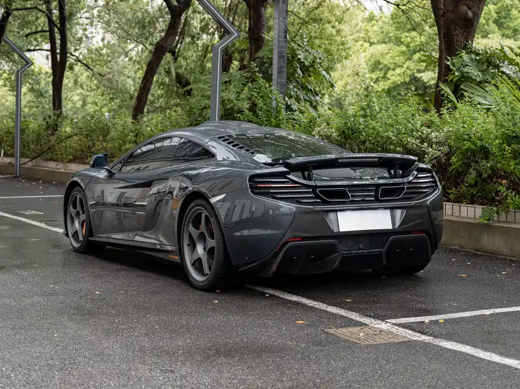 MCLAREN 650S