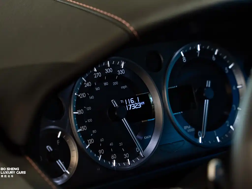 Aston Martin Virage — миниатюра 35