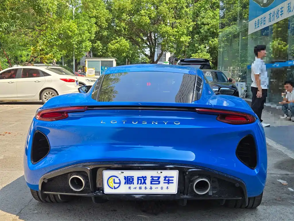 Lotus Emira — миниатюра 4