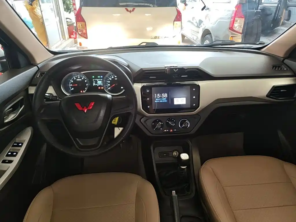 Wuling Hongguang — миниатюра 10