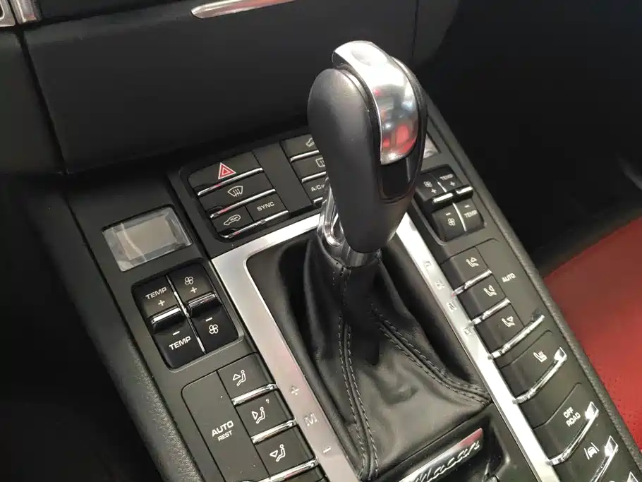 Porsche Macan — миниатюра 16