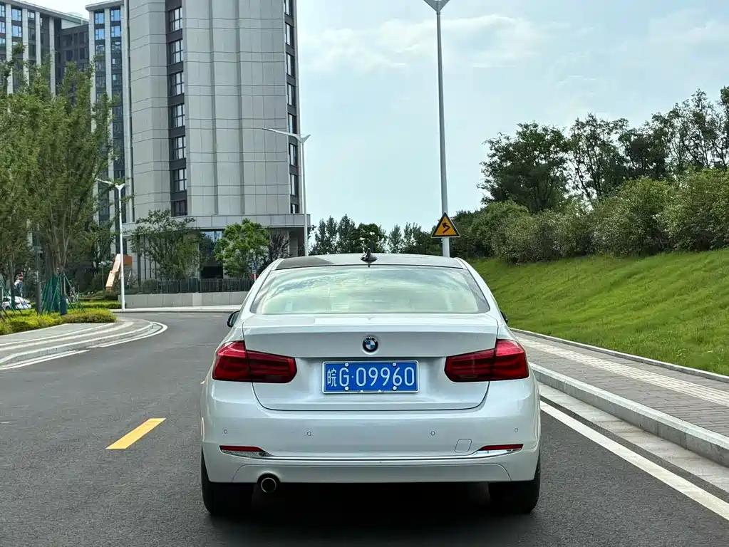 BMW 3 Series — миниатюра 9