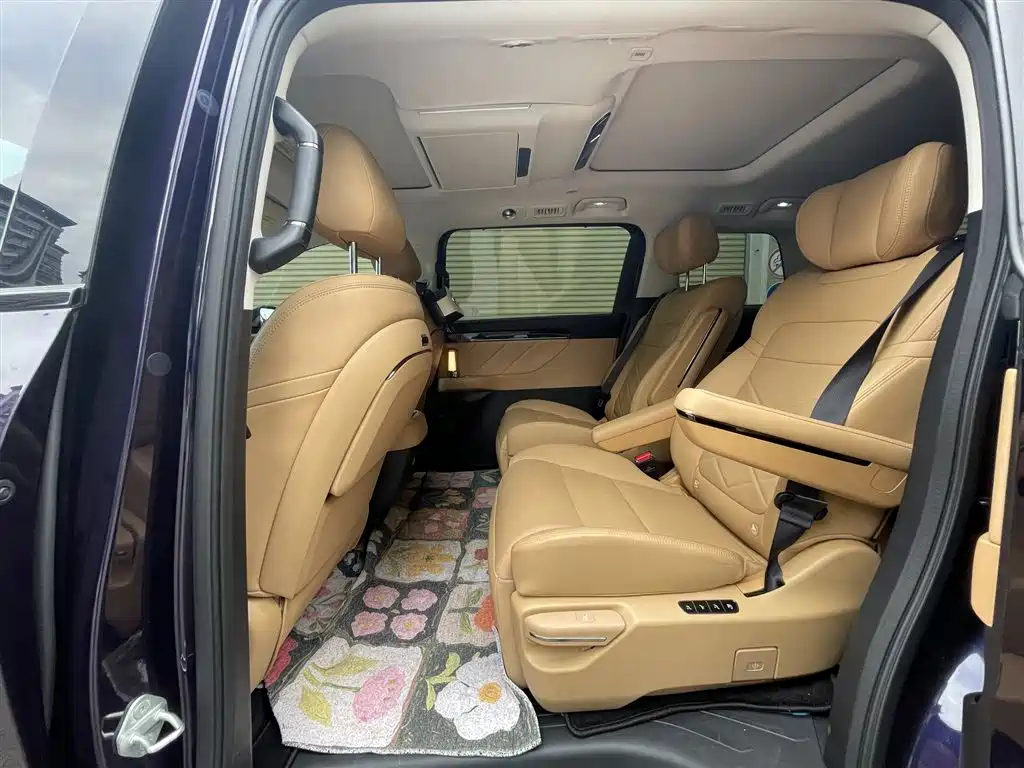 GAC Motor Trumpchi E8 PHEV — миниатюра 7